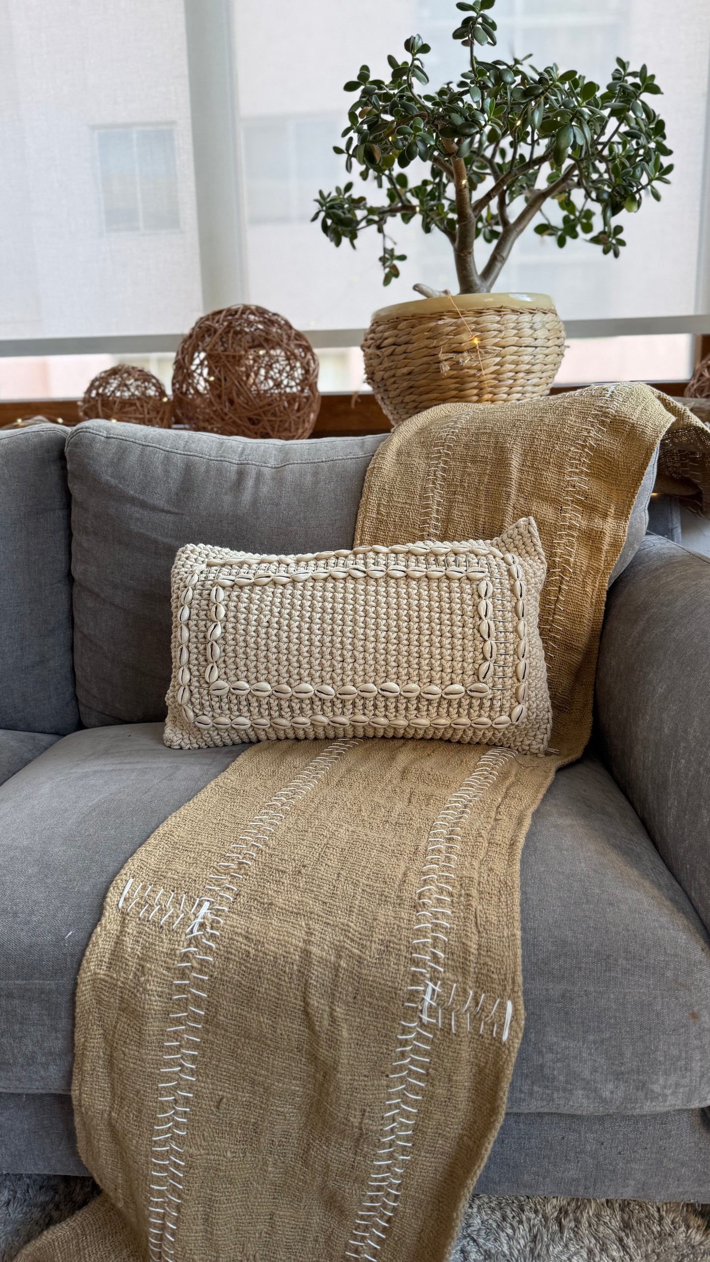 Cojín conchillas crochet