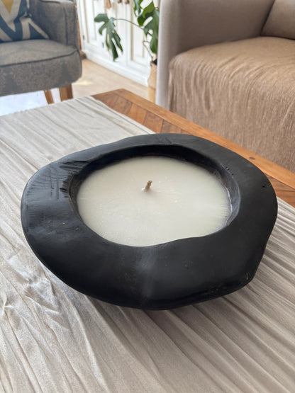 Vela en cuenco negro