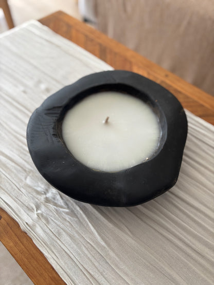 Vela en cuenco negro